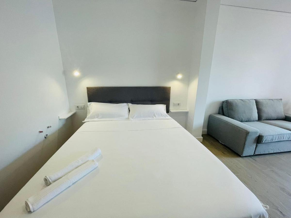 Pare Pere Rooms Дения Екстериор снимка